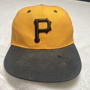 VTG Pittsburgh Pirates Baseball Cooperstown Collection Snap Back Cap Hat